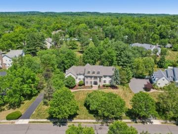14 N Stone Hedge Dr