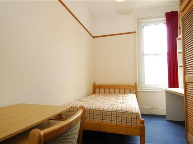 14 Napier Terrace Ground 2 bed house share to rent £10,400 pcm £2,400 pw