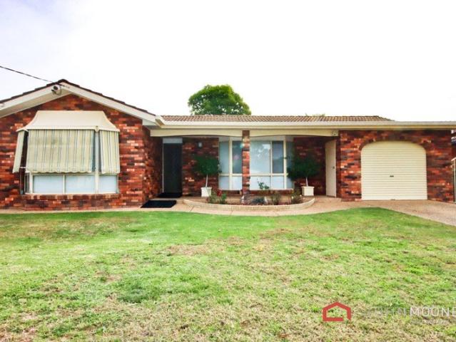 14 Nicholi Crescent, Lake Albert