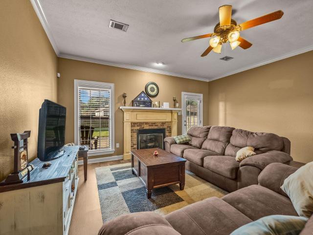 14 Oak Tree Circle