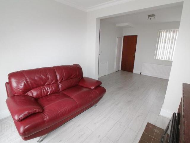 14 Oakmount Drive, Belfast, BT15 3RE