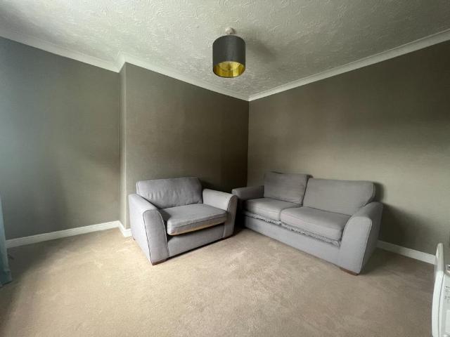 14 Old Street, Upton upon Severn. 1 bed flat to rent £700 pcm £162 pw