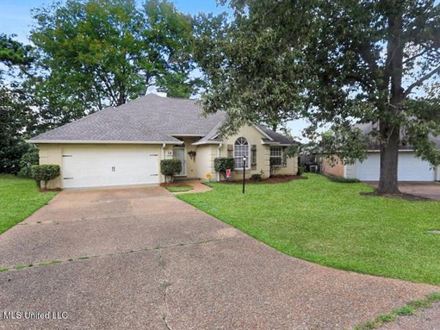 14 Parkview Rd, Clinton, MS 39056