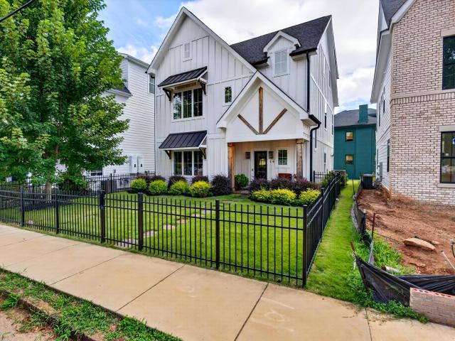 14 Perry Avenue