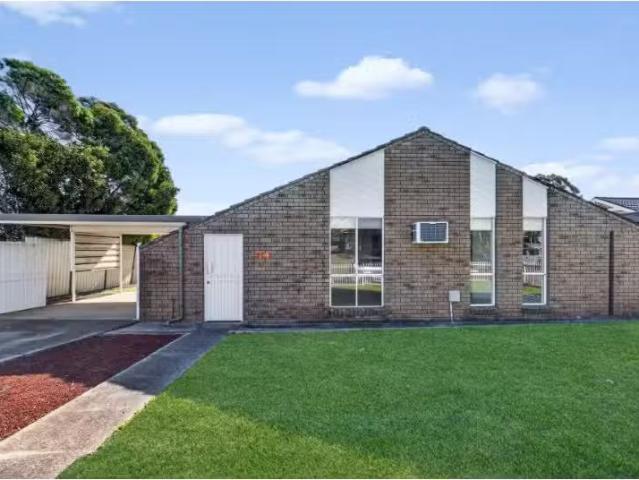 14 Raupach Street, Dean Park House for rent Listed by Jason A.