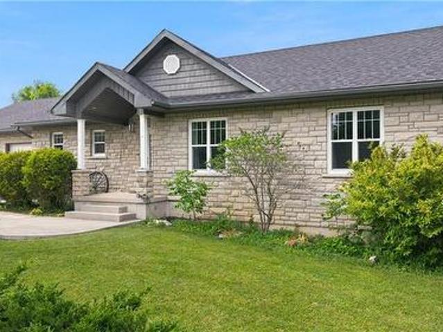 14 Regency Drive, Minto, ON, N0G 1M0 house for sale | Listing ID 40846 | Royal LePage