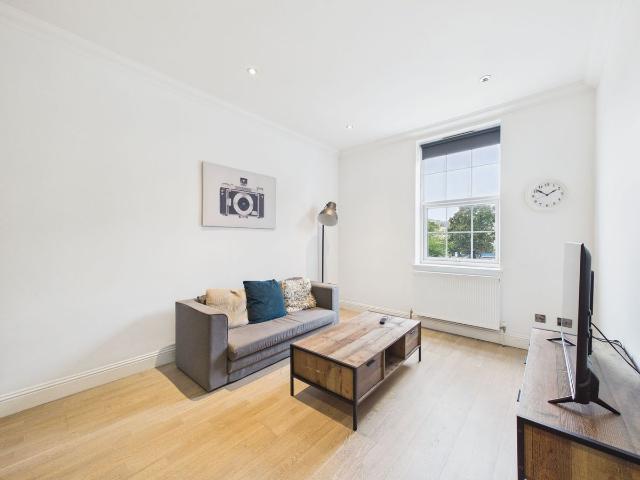 14 Richmond Place, Brighton BN2, 2 bed flat to rent, £1,700 pcm | PrimeLocation