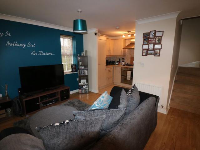 14 Robin Close