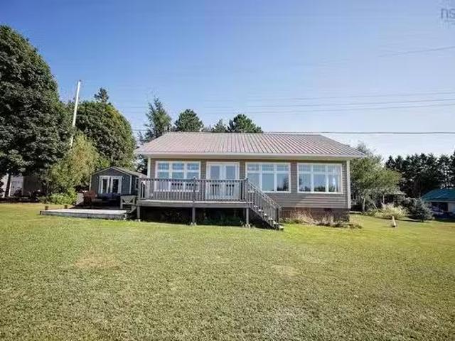 14 Roy Haines Lane, Amherst Shore, NS, B0L 1E0 house for sal.