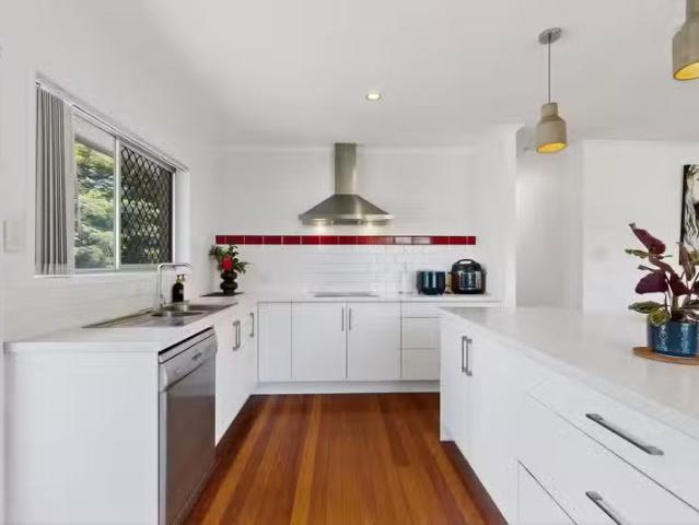 14 Silvertop Street, KEPERRA, QLD 4054 House for Rent