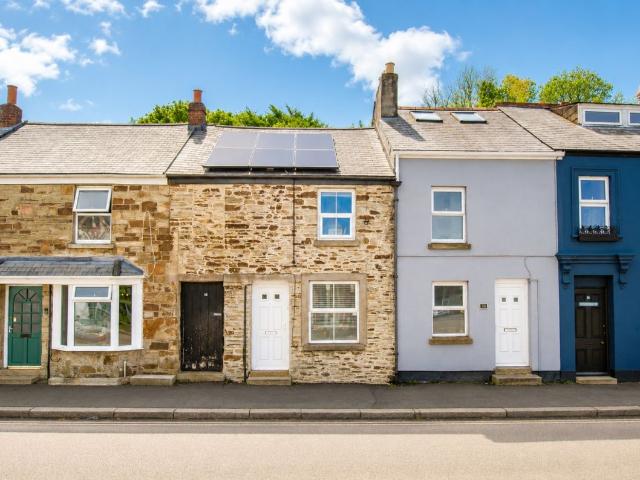 14 St Leonards, Bodmin PL31, 2 bed terraced house to rent, £745 pcm | PrimeLocation