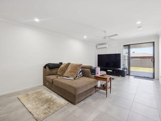 14a Bonneville Boulevard $550 per week