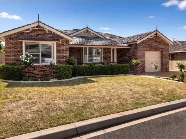 1/4a Bandalong Street, TAMWORTH House for rent Listed by Rain.