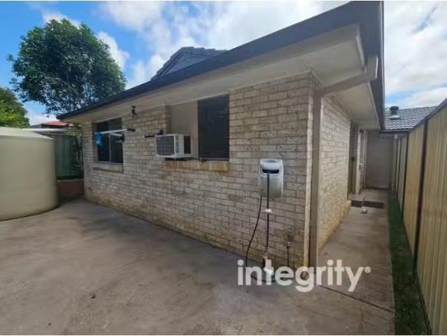 14F Yeovil Drive, Bomaderry Townhouse for rent Listed by Oliv.