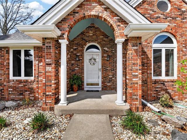 1504 Hillcrest Court