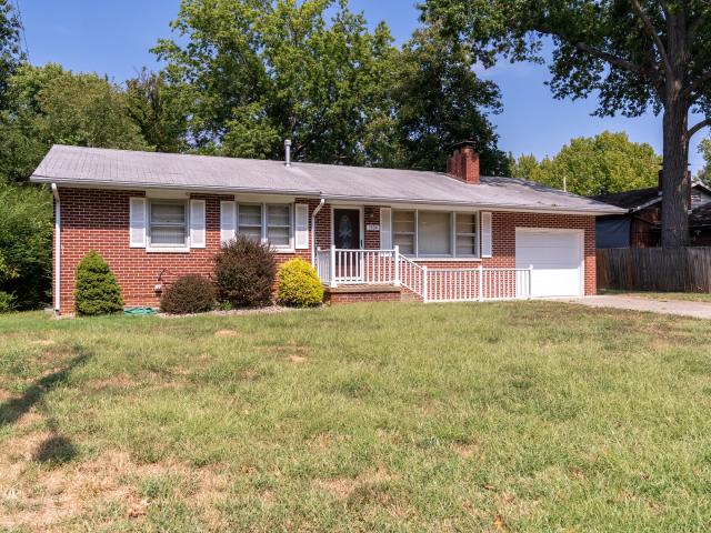 1504 W Walnut Street