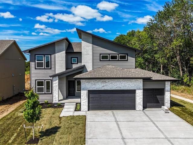 1505 SW Meadowlark Court