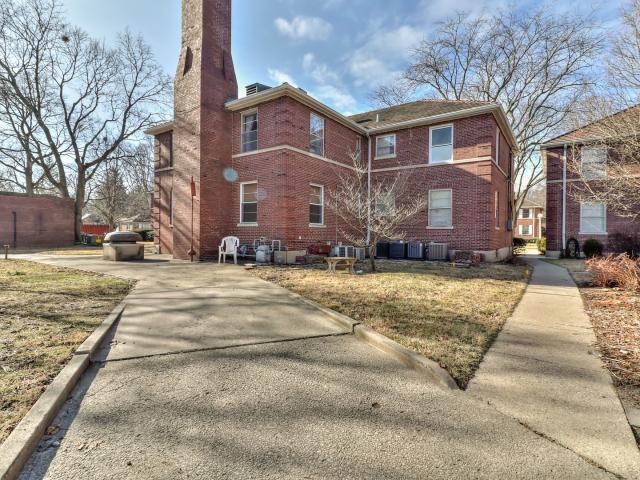 1506 Delmont Court # 4