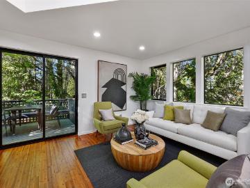 1506 E Horizon Drive