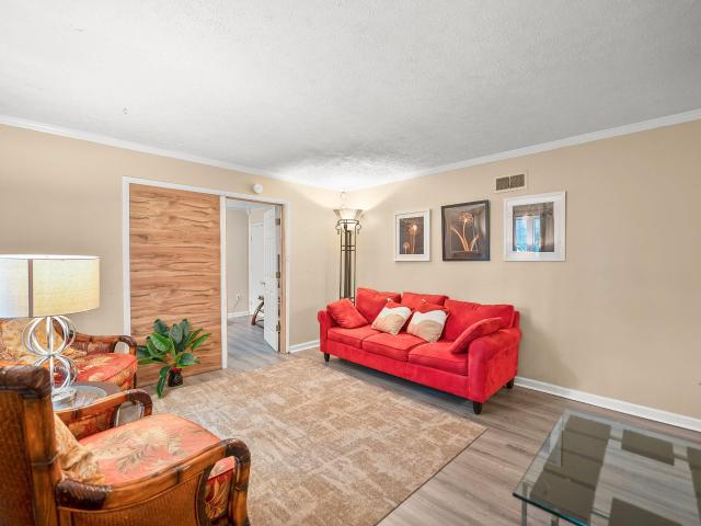 1507 Ivy Lane