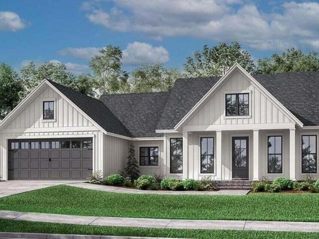 15080 Steves Dr, Grand Haven, MI 49417