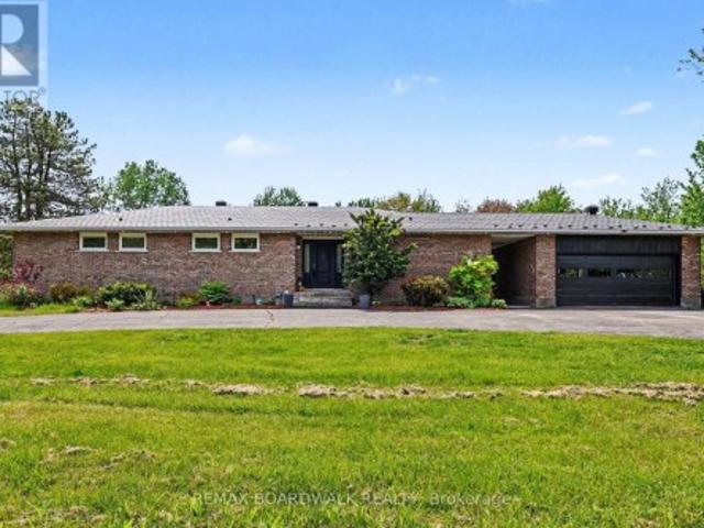 1500 Du Golf Road, Clarence Rockland, ON, K0A 1N0 house for sale | Listing ID X13764 | Royal LePage