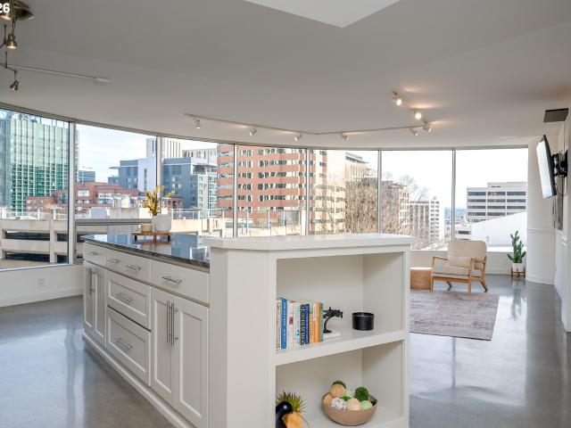 1500 SW 5TH AVE # 703