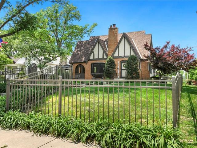 1500 S Broadway Street