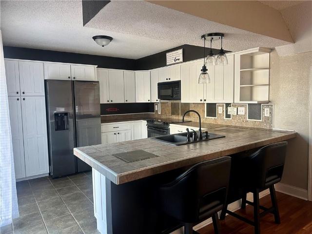 1500 W Esplanade Avenue # 10D