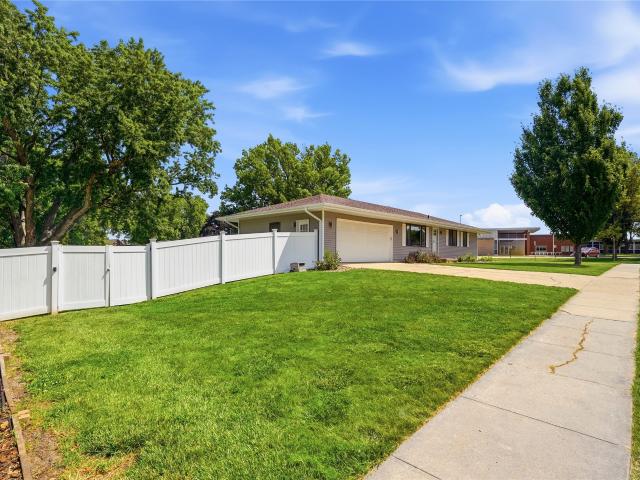 1500 W Salem Avenue