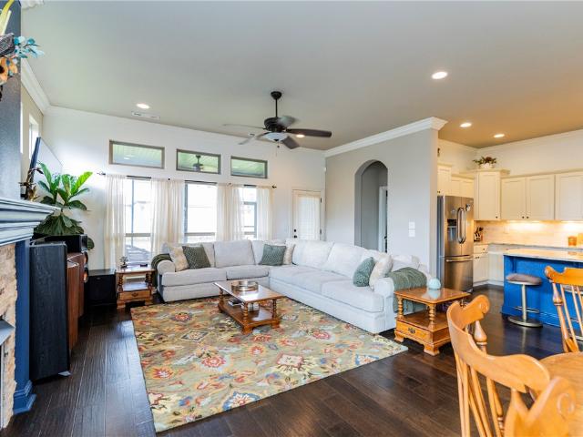 1501 Crestwood Hills Lane