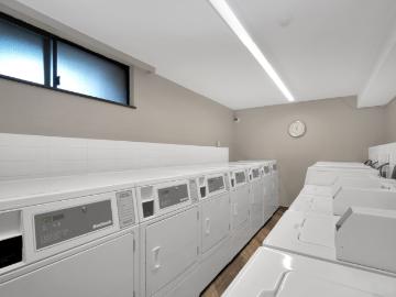 Greater Vancouver - Garden, Gym, Swimming pool