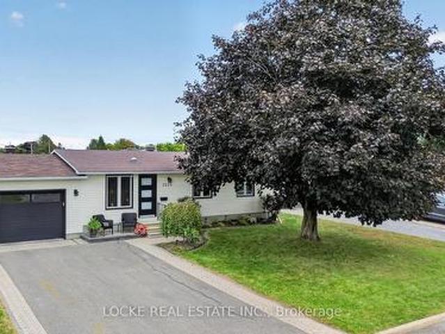1501 Queenswood Crescent, Ottawa, ON, K1E 1L3 house for sale | Listing ID X13824 | Royal LePage