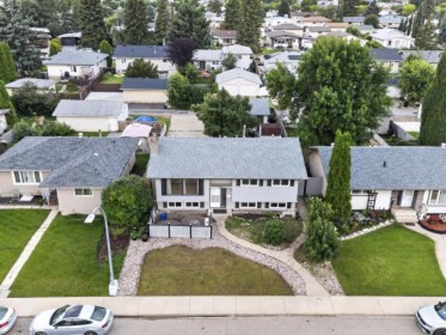 1501 Street Nw, Edmonton, AB, T5C 1K8 house for sale | Listing ID E4505 | Royal LePage
