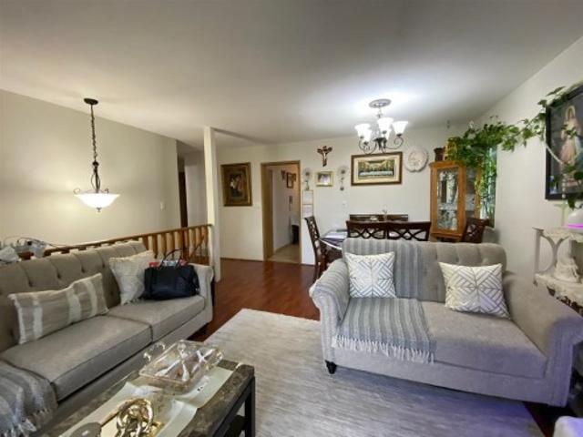 1502 Avenue, Surrey, BC, V3R 1E9 house for sale | Listing ID R3087 | Royal LePage