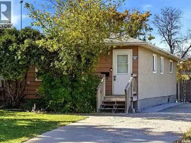 1502 Grosvenor Street, Regina, SK, S4N 4C6 house for sale L.