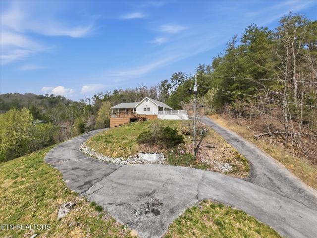 1502 Valley Cove Way