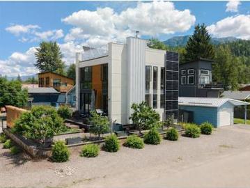 1502 2Nd Avenue, Fernie, BC, V0B 1M0 house for sale | Listing ID 10391 | Royal LePage