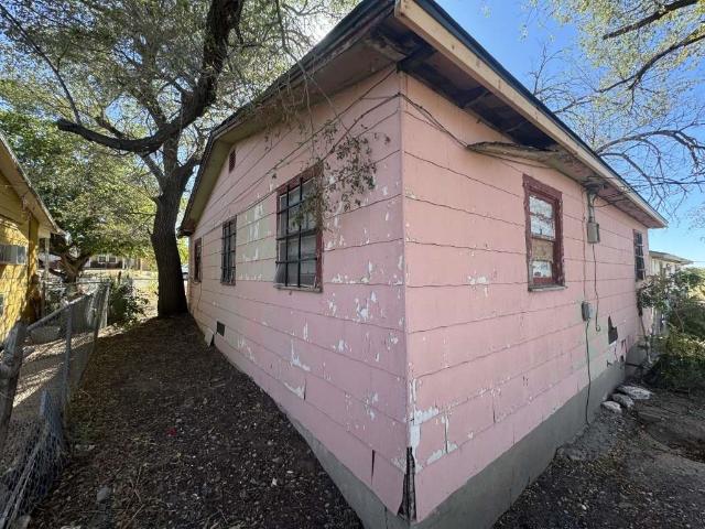 1503 E 8th Street