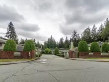 Greater Vancouver - Parking, Fireplace