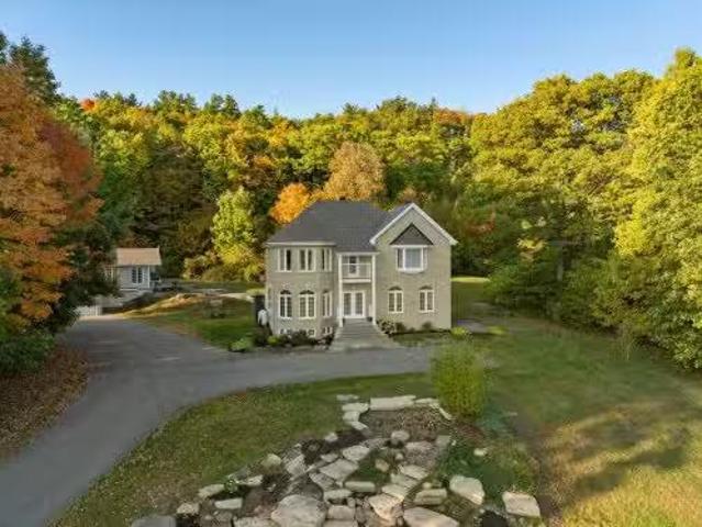 150 Ch. Rawcliffe, Grenville Sur La Rouge, QC, J0V 1B0 Luxur.
