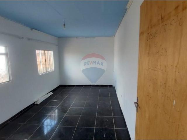 150 Área Útil Sobrado Alugar, 3 Dormitórios localizado em Rua Estanislau Camargo Sampaio, 138 Supermercado Ypê Jardim Luciana Maria, Sorocaba, São Paulo, 18071325 | Brasil