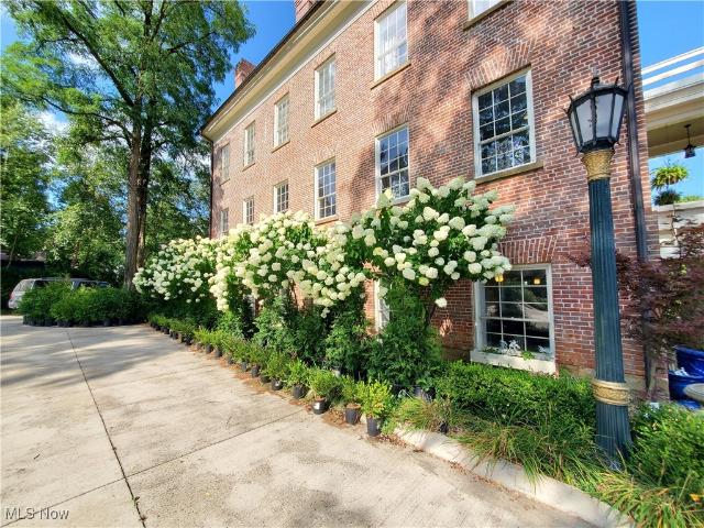 150 E Main Street