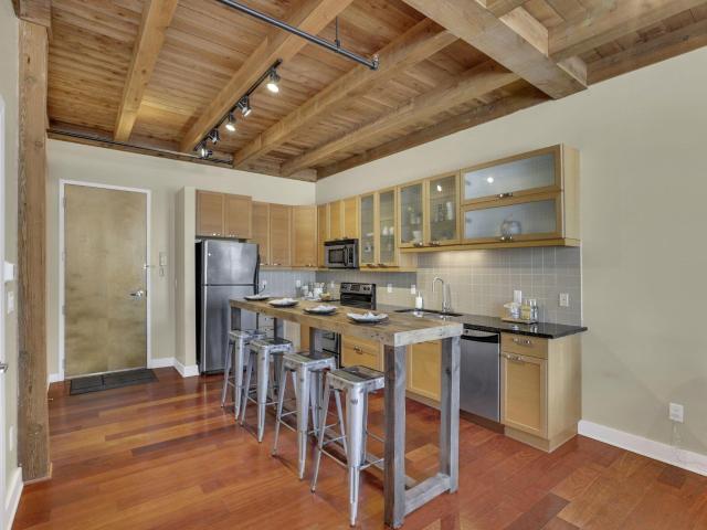 150 E Main Street # 605