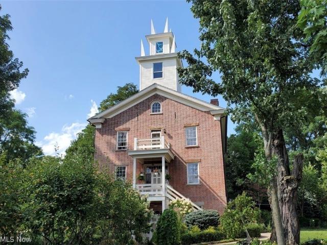 150 E Main Street
