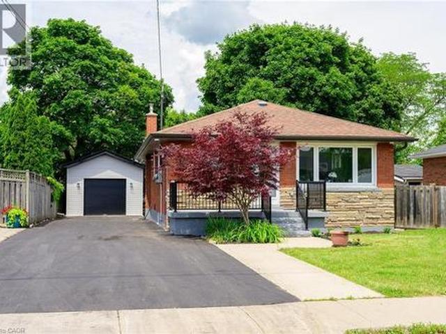 150 Howard Avenue, Hamilton, ON, L9A 2W8 house for sale | Listing ID 40858 | Royal LePage