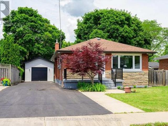 150 Howard Avenue, Hamilton, ON, L9A 2W8 house for sale | Listing ID X13617 | Royal LePage