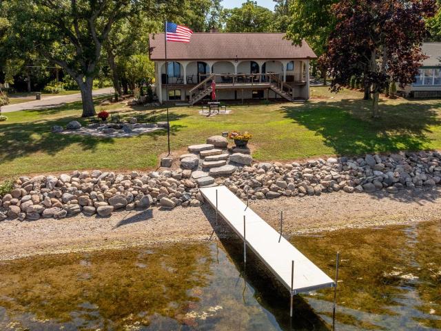 150 Lake Drive E