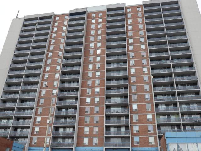 150 Lakeshore Road West 1 Junior Bedroom Apartment for Rent