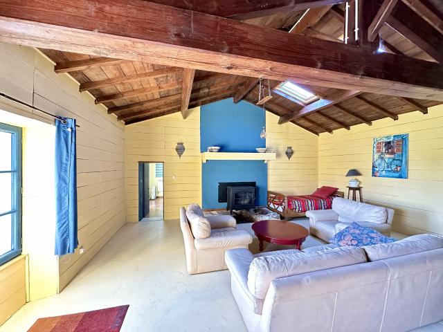 150 M2 AU COEUR DU MARAIS, A 3KM DE LA MER